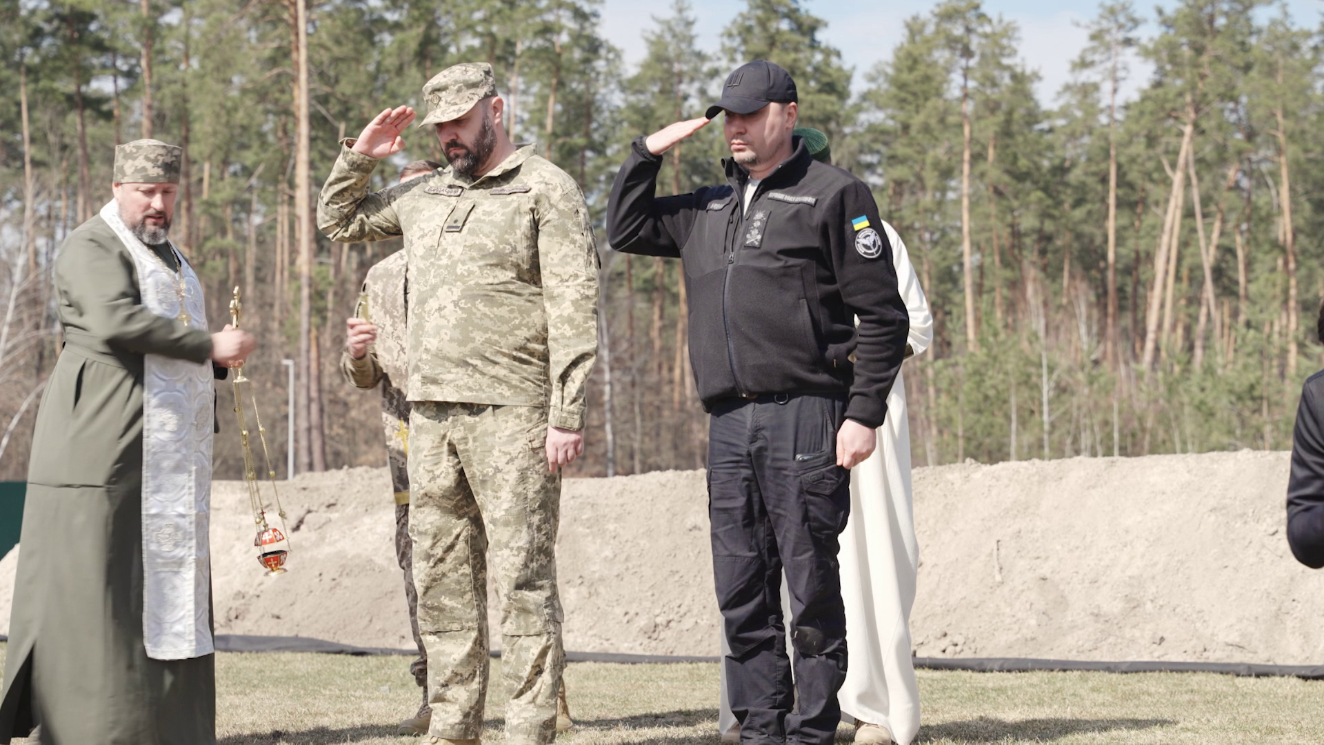 Тіло невідомого солдата привезли з Рівненщини на Київщину для поховання