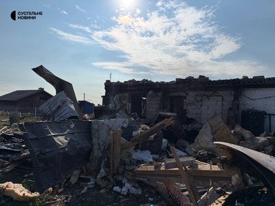 «Все згоріло»: що розповідає родина з Фастівського району, чий будинок знищив дрон РФ «Все згоріло»: що розповідає родина з Фастівського району, чий будинок знищив дрон РФ