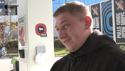 Черги з каністрами та бочками: що відбувається на заправках Луцька після атак БпЛА й знеструмлення Черги з каністрами та бочками: що відбувається на заправках Луцька після атак БпЛА й знеструмлення