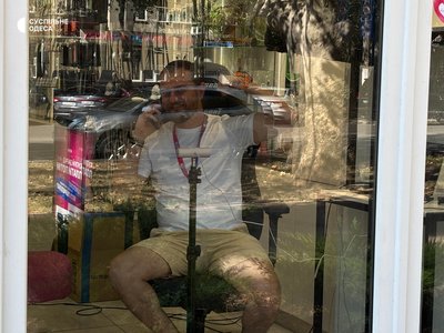 В Одесі підприємець житиме місяць у власному магазині, щоб зібрати 3 млн грн для дитячої лікарні В Одесі підприємець житиме місяць у власному магазині, щоб зібрати 3 млн грн для дитячої лікарні