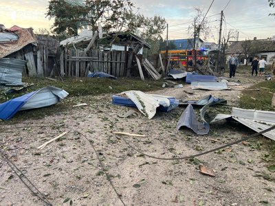 Наслідки ракетної атаки на Кременчук на Полтавщині: фоторепортаж Наслідки ракетної атаки на Кременчук на Полтавщині: фоторепортаж