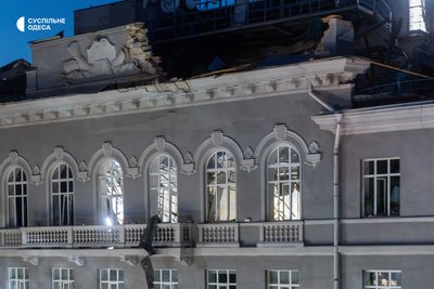 Російська атака на Одесу: пошкоджені будівлі, понад 100 вікон та обладнання інтернет-провайдера TENET Російська атака на Одесу: пошкоджені будівлі, понад 100 вікон та обладнання інтернет-провайдера TENET