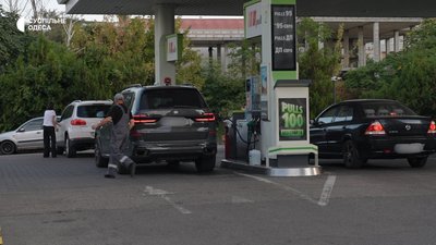 До 100 гривень за літр: як водії в Одесі реагують на подорожчання пального До 100 гривень за літр: як водії в Одесі реагують на подорожчання пального