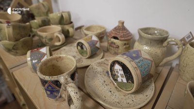 «Усі люблять котів»: глиняні свищики ліпить кераміст із Рівного «Усі люблять котів»: глиняні свищики ліпить кераміст із Рівного