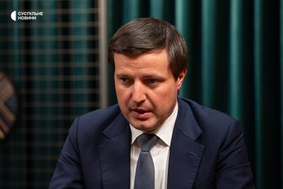 Міністр аграрної політики та продовольства України Тарас Висоцький під час інтервʼю Суспільному, Київ, 2 жовтня 2026 року Міністр аграрної політики та продовольства України Тарас Висоцький під час інтервʼю Суспільному, Київ, 2 жовтня 2026 року