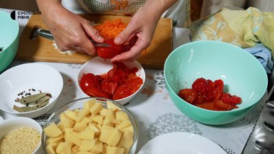 Без буряка та капусти: як на Поліссі готують традиційний борщ із грибами, пшоном і помідорами Без буряка та капусти: як на Поліссі готують традиційний борщ із грибами, пшоном і помідорами
