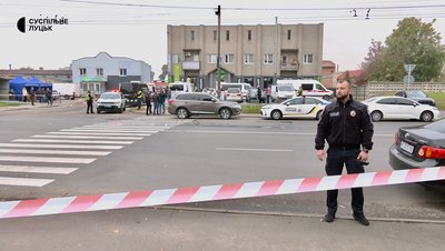 «Ми були поруч і все це побачили»: удар по гуртівні товарів у Луцьку. Що розповіли свідки атаки РФ «Ми були поруч і все це побачили»: удар по гуртівні товарів у Луцьку. Що розповіли свідки атаки РФ