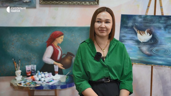 «Хочеться створювати мистецтво, яке розмовляє з людьми»: художниця з Одещини малює картини світлом