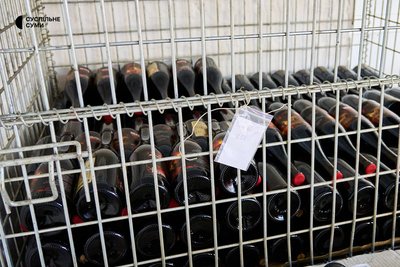 «Всіма винами я пишаюсь». Як працює сімейна виноробня під Сумами в умовах обстрілів «Всіма винами я пишаюсь». Як працює сімейна виноробня під Сумами в умовах обстрілів