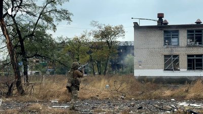 Російські КАБи та FPV-дрони: військові розповіли про ситуацію в Білозерському на Донеччині Російські КАБи та FPV-дрони: військові розповіли про ситуацію в Білозерському на Донеччині