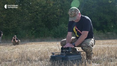 Руперт втсановлює FPV-дрон, інозмеці, війна, дрони, навчання, FPV, 21 вересня 2026, Тернопіль Руперт втсановлює FPV-дрон, інозмеці, війна, дрони, навчання, FPV, 21 вересня 2026, Тернопіль
