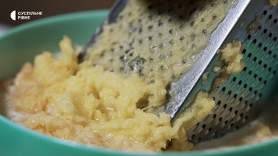 Галушки по-сварицевицьки: як на Поліссі готують картопляну страву на молоці Галушки по-сварицевицьки: як на Поліссі готують картопляну страву на молоці