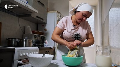 Галушки по-сварицевицьки: як на Поліссі готують картопляну страву на молоці Галушки по-сварицевицьки: як на Поліссі готують картопляну страву на молоці