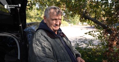 Приходить по їжу та не боїться людей: у Дніпрі кабан регулярно навідується до рибалок Приходить по їжу та не боїться людей: у Дніпрі кабан регулярно навідується до рибалок