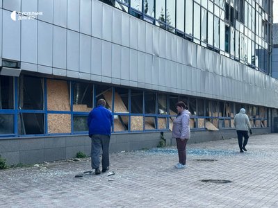 Пошкоджено будинки та спорткомплекс. РФ атакувала підприємство у Дніпрі: що відбувається на місці Пошкоджено будинки та спорткомплекс. РФ атакувала підприємство у Дніпрі: що відбувається на місці