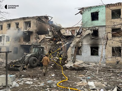 «Чотири ночі не спимо». Які наслідки удару КАБів по Олександрівці (відео) «Чотири ночі не спимо». Які наслідки удару КАБів по Олександрівці (відео)