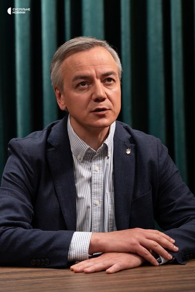 Виконавчий директор «Центру оборонних стратегій» Олександр Хара під час інтервʼю Суспільному. Київ, 24 вересня 2026 року Виконавчий директор «Центру оборонних стратегій» Олександр Хара під час інтервʼю Суспільному. Київ, 24 вересня 2026 року