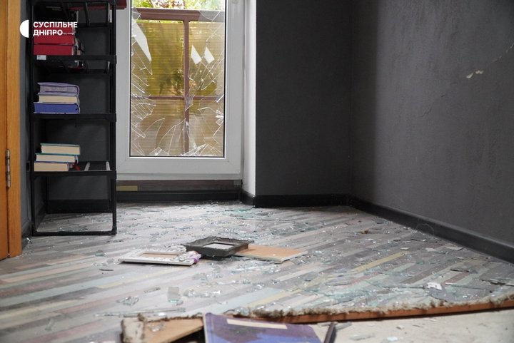 «Спали в хаті, і не прокинулися»: які наслідки удару КАБами по Дніпровському району, де загинуло подружжя