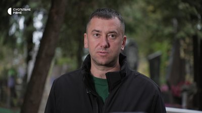 Зруйновані могили, зламані дерева: наслідки удару безпілотника по кладовищу у Рівному Зруйновані могили, зламані дерева: наслідки удару безпілотника по кладовищу у Рівному