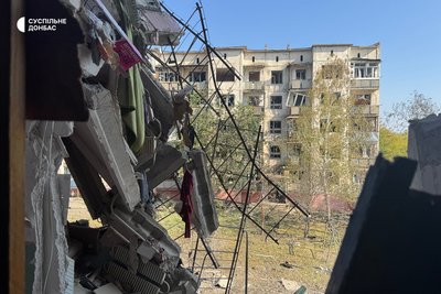«Злякалася та впала з ліжка». Як жителі Слов'янська пережили недільний удар бомбами «Злякалася та впала з ліжка». Як жителі Слов'янська пережили недільний удар бомбами