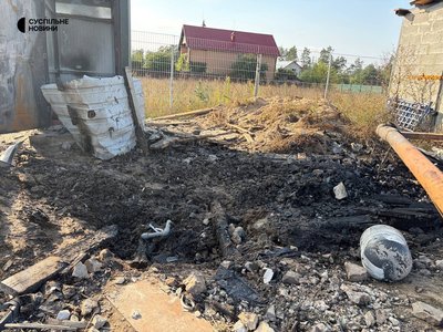 «Все згоріло»: що розповідає родина з Фастівського району, чий будинок знищив дрон РФ «Все згоріло»: що розповідає родина з Фастівського району, чий будинок знищив дрон РФ