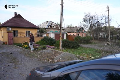Удар КАБом по будинках у передмісті Дніпра: фоторепортаж з місця події Удар КАБом по будинках у передмісті Дніпра: фоторепортаж з місця події