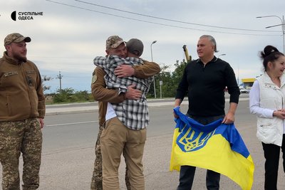 «Думками ще десь там»: Сергій Крюков після 4,5 року полону повернувся додому на Одещину «Думками ще десь там»: Сергій Крюков після 4,5 року полону повернувся додому на Одещину