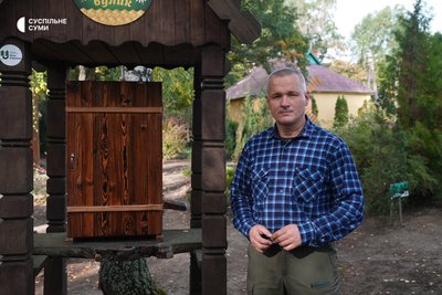 Апітерапія та лісовий мед під обстрілами: як на Сумщині працює пасіка за 20 кілометрів від кордону з РФ Апітерапія та лісовий мед під обстрілами: як на Сумщині працює пасіка за 20 кілометрів від кордону з РФ