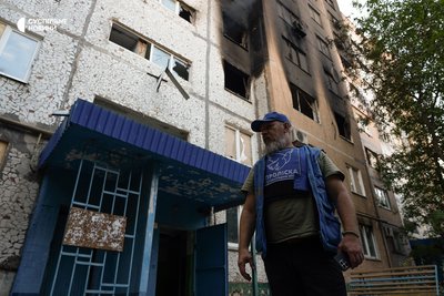 Волонтер гуманітарної місії «Проліска» Сергій Гаранов у Краматорську. Донеччина, вересень 2026 року Волонтер гуманітарної місії «Проліска» Сергій Гаранов у Краматорську. Донеччина, вересень 2026 року