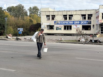 Російська армія атакувала Суми авіабомбами: що відомо про наслідки Російська армія атакувала Суми авіабомбами: що відомо про наслідки