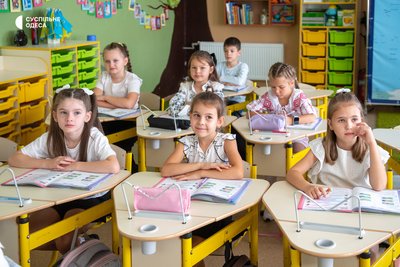 «Хочу, щоб діти менше чули про війну»: вчителька з Одещини увійшла до ТОП-10 фіналістів Global Teacher Prize Ukraine «Хочу, щоб діти менше чули про війну»: вчителька з Одещини увійшла до ТОП-10 фіналістів Global Teacher Prize Ukraine