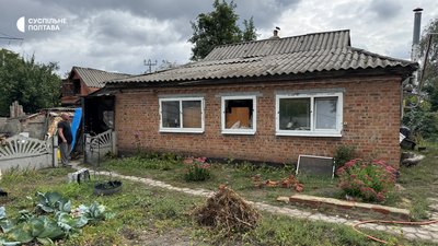 Наслідки нічної атаки у Полтаві: пошкоджені приватні будинки Наслідки нічної атаки у Полтаві: пошкоджені приватні будинки