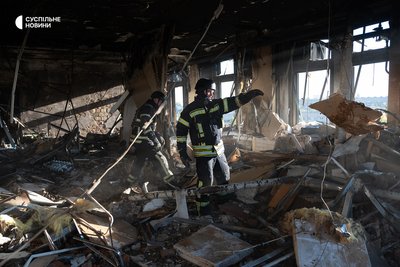«За вікном почався дощ зі скла»: в Києві пошкоджена будівля Інституту водних проблем і меліорації НАН «За вікном почався дощ зі скла»: в Києві пошкоджена будівля Інституту водних проблем і меліорації НАН