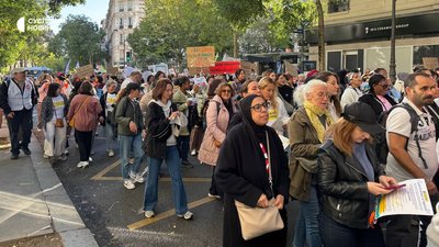 У Парижі тисячі працівників дитячих садків на мітингу вимагали покращення умов роботи У Парижі тисячі працівників дитячих садків на мітингу вимагали покращення умов роботи
