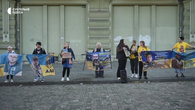 З тростиною щонеділі виходить на акції за зниклого сина: історія дідуся Слави з Одеси З тростиною щонеділі виходить на акції за зниклого сина: історія дідуся Слави з Одеси