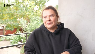 «Ніхто не міг повірити, що ми живі»: історії мешканців будинку, пошкодженого в Одесі 10 жовтня «Ніхто не міг повірити, що ми живі»: історії мешканців будинку, пошкодженого в Одесі 10 жовтня