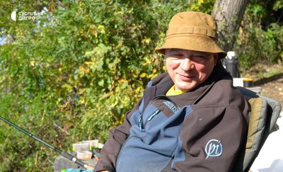 Приходить по їжу та не боїться людей: у Дніпрі кабан регулярно навідується до рибалок Приходить по їжу та не боїться людей: у Дніпрі кабан регулярно навідується до рибалок