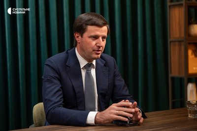 Міністр аграрної політики та продовольства України Тарас Висоцький під час інтервʼю Суспільному, Київ, 2 жовтня 2026 року Міністр аграрної політики та продовольства України Тарас Висоцький під час інтервʼю Суспільному, Київ, 2 жовтня 2026 року