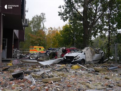 «Босоніж по склу побігли в коридор»: як рятувалися мешканці київської 24-поверхівки, де загинули двоє людей «Босоніж по склу побігли в коридор»: як рятувалися мешканці київської 24-поверхівки, де загинули двоє людей