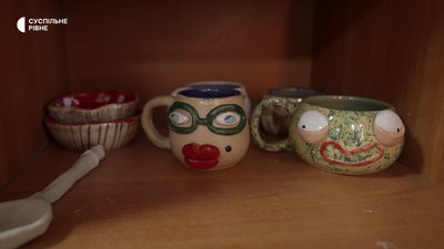 «Усі люблять котів»: глиняні свищики ліпить кераміст із Рівного «Усі люблять котів»: глиняні свищики ліпить кераміст із Рівного