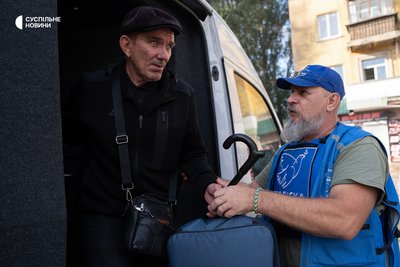 Волонтери гуманітарної місії «Проліска» вивозять цивільних з Краматорська. Донеччина, вересень 2026 року Волонтери гуманітарної місії «Проліска» вивозять цивільних з Краматорська. Донеччина, вересень 2026 року