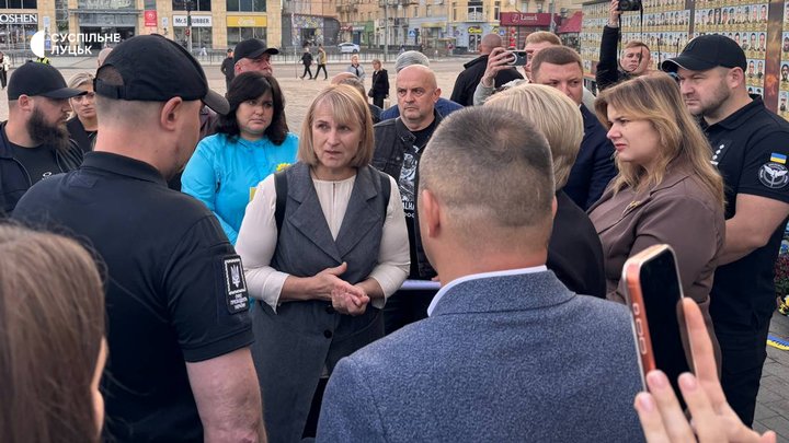 У Луцьку керівник ОПУ зустрівся з родинами загиблих, безвісти зниклих та полонених У Луцьку керівник ОПУ зустрівся з родинами загиблих, безвісти зниклих та полонених