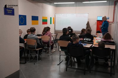 Укриття за 2,4 млн євро: як учні сумської школи відновлюють очне навчання після 5 років дистанційки Укриття за 2,4 млн євро: як учні сумської школи відновлюють очне навчання після 5 років дистанційки