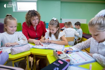 «Хочу, щоб діти менше чули про війну»: вчителька з Одещини увійшла до ТОП-10 фіналістів Global Teacher Prize Ukraine «Хочу, щоб діти менше чули про війну»: вчителька з Одещини увійшла до ТОП-10 фіналістів Global Teacher Prize Ukraine
