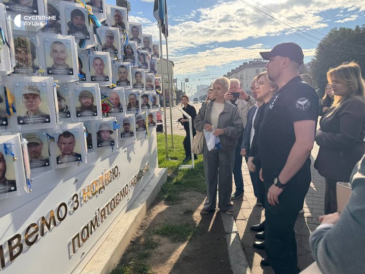 У Луцьку керівник ОПУ зустрівся з родинами загиблих, безвісти зниклих та полонених У Луцьку керівник ОПУ зустрівся з родинами загиблих, безвісти зниклих та полонених