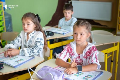 «Хочу, щоб діти менше чули про війну»: вчителька з Одещини увійшла до ТОП-10 фіналістів Global Teacher Prize Ukraine «Хочу, щоб діти менше чули про війну»: вчителька з Одещини увійшла до ТОП-10 фіналістів Global Teacher Prize Ukraine