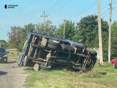 Перевернута «Газель» на дорозі Перевернута «Газель» на дорозі