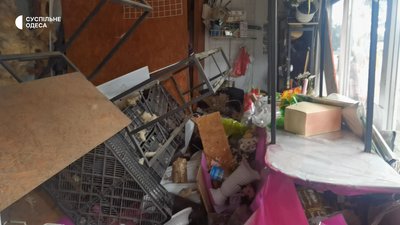 «Я присіла і воно бахнуло позаду мене»: очевидці розповіли про атаку РФ на Одесу «Я присіла і воно бахнуло позаду мене»: очевидці розповіли про атаку РФ на Одесу
