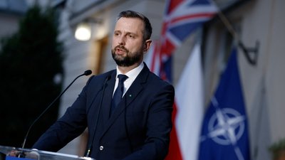 Українські біженці в Польщі обурюють поляків дорогими авто та відпочинком в  готелі &mdash; Cуспільне Новини