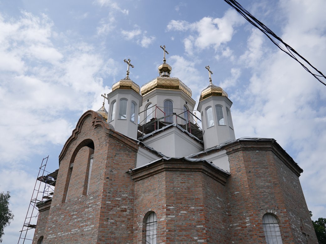 У Миргороді зводять храм за гроші вірян на честь усіх репресованих і закатованих священнослужителів У Миргороді зводять храм за гроші вірян на честь усіх репресованих і закатованих священнослужителів